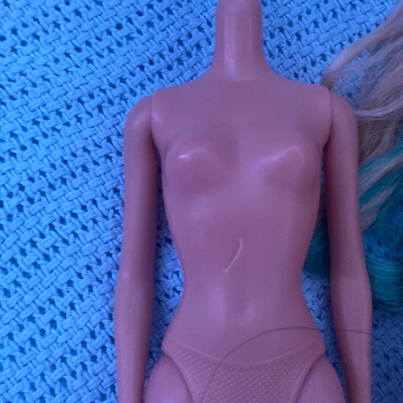 3 Barbie dolls - Picture 2 of 4